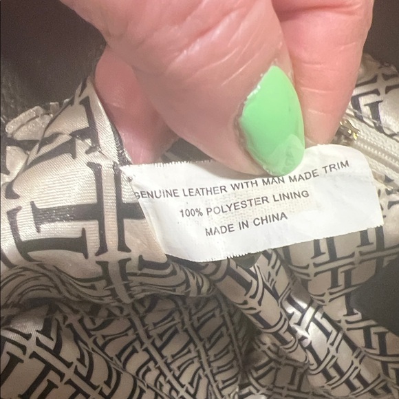 Tignanello Plum Pebbled Leather Tote Bag – Gold Hardware – Excellent Condition - Picture 10 of 15